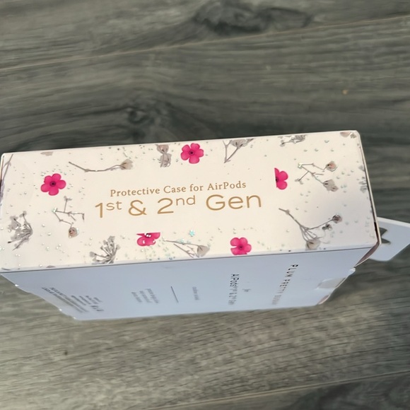 Plumpretty Sugar gen 1 & 2 protective case for AirPods. New in package - Picture 7 of 7